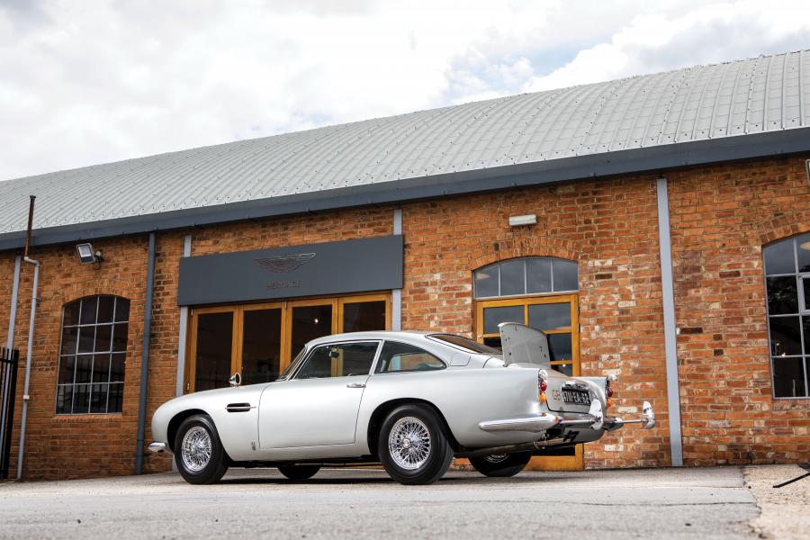  Aston Martin DB5 Bond Car 1965 года  (фото 7 из 36)